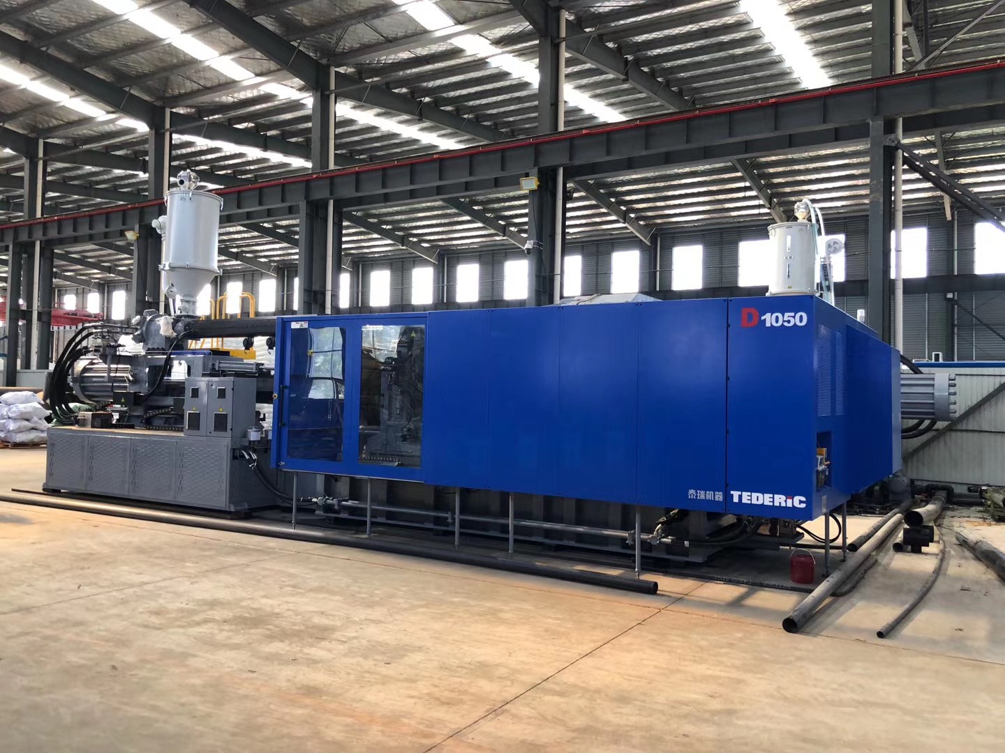 PE pipe injection molding machines arrived at Tengyuan Group's pipe fitting production